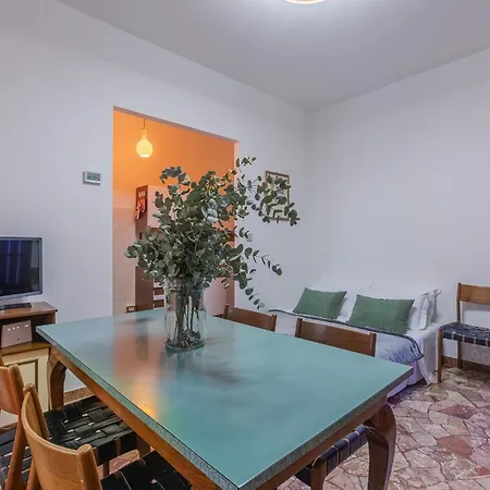 Where The Mountain Meets The Apartamento