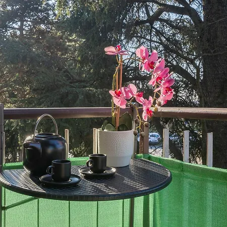 Apartamento Where The Mountain Meets The Ferrara