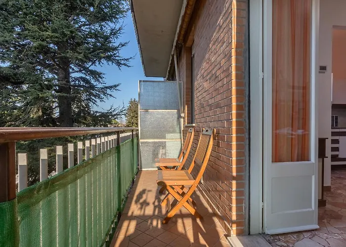 Guesthost - Where The Mountain Meets The Lägenhet Ferrara