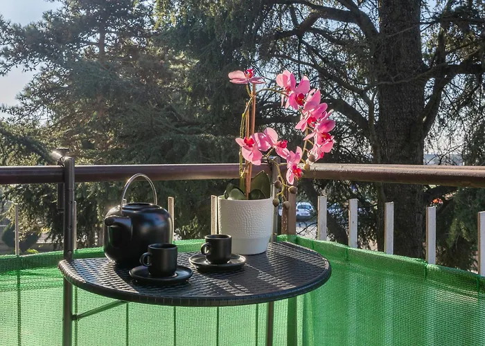 Lägenhet Guesthost - Where The Mountain Meets The Ferrara